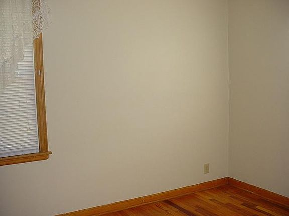 3rd image of 1051 S 31st St