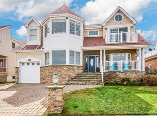 450 W Bay Dr, Long Beach, NY 11561