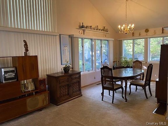 4th image of 106 Winchester Dr