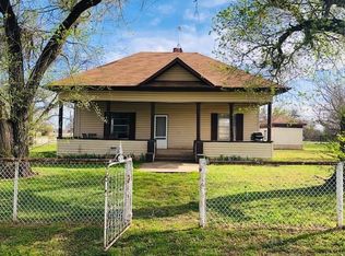 318 E Housley St, Strawn, TX 76475