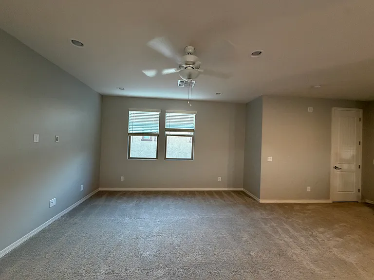 4138 E Jones St — Photo 37