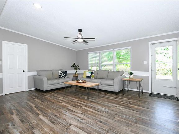 5th image of 141 Christopher Rd