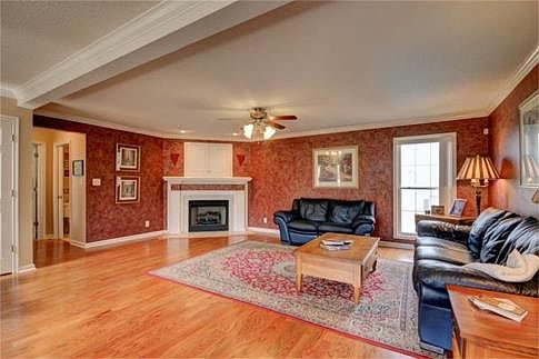 5th image of 1117 Cindy Ct