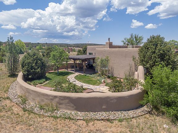 4th image of 22 Tierra Del Sol Dr
