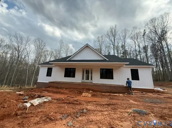 2804 Waldrop Church Rd, Louisa, VA 23093