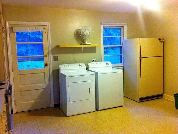 Kitchen / Laundry