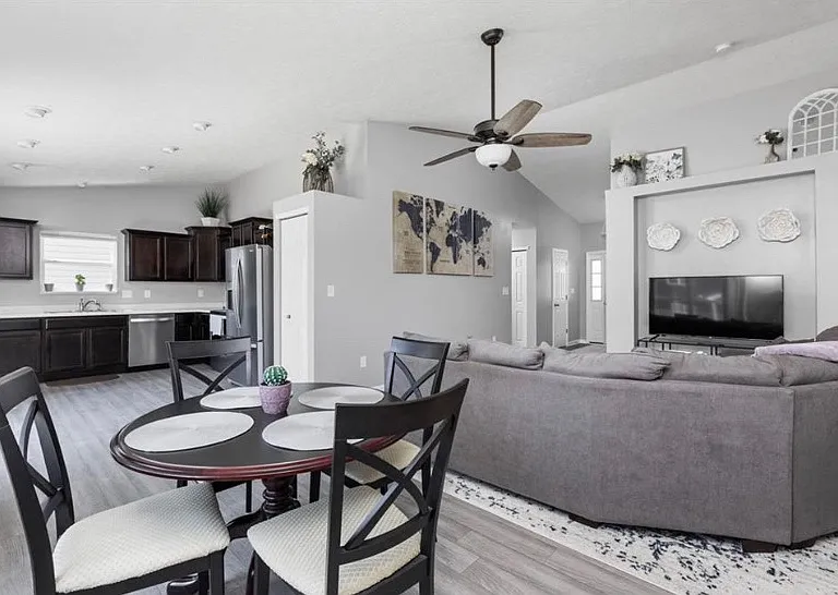 2471 Bridlewood Dr #1 — Photo 3