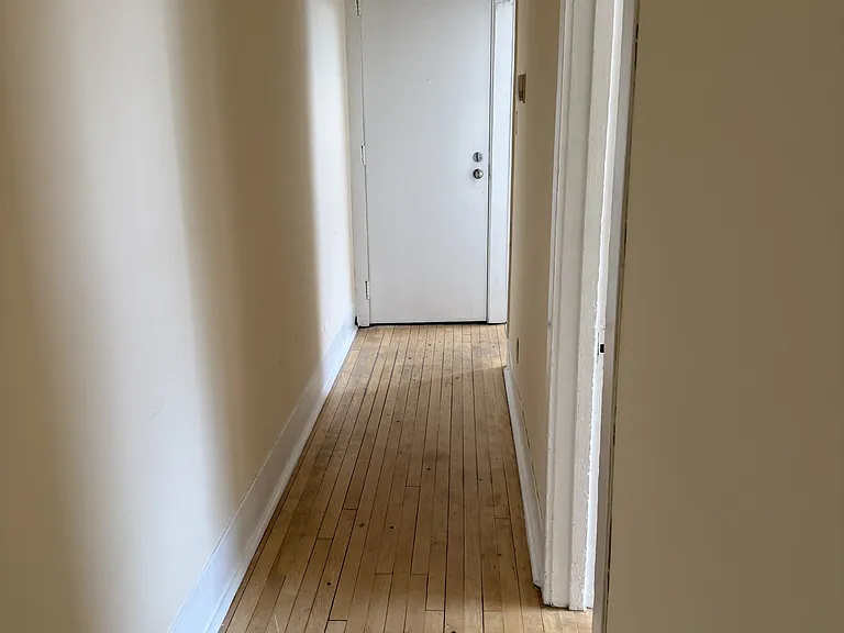 355 Elgin St #C — Photo 13