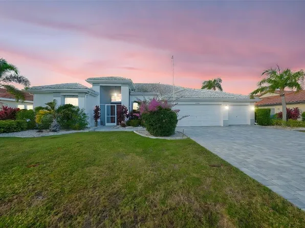 2320 Platinum Dr, Sun City Center, FL 33573