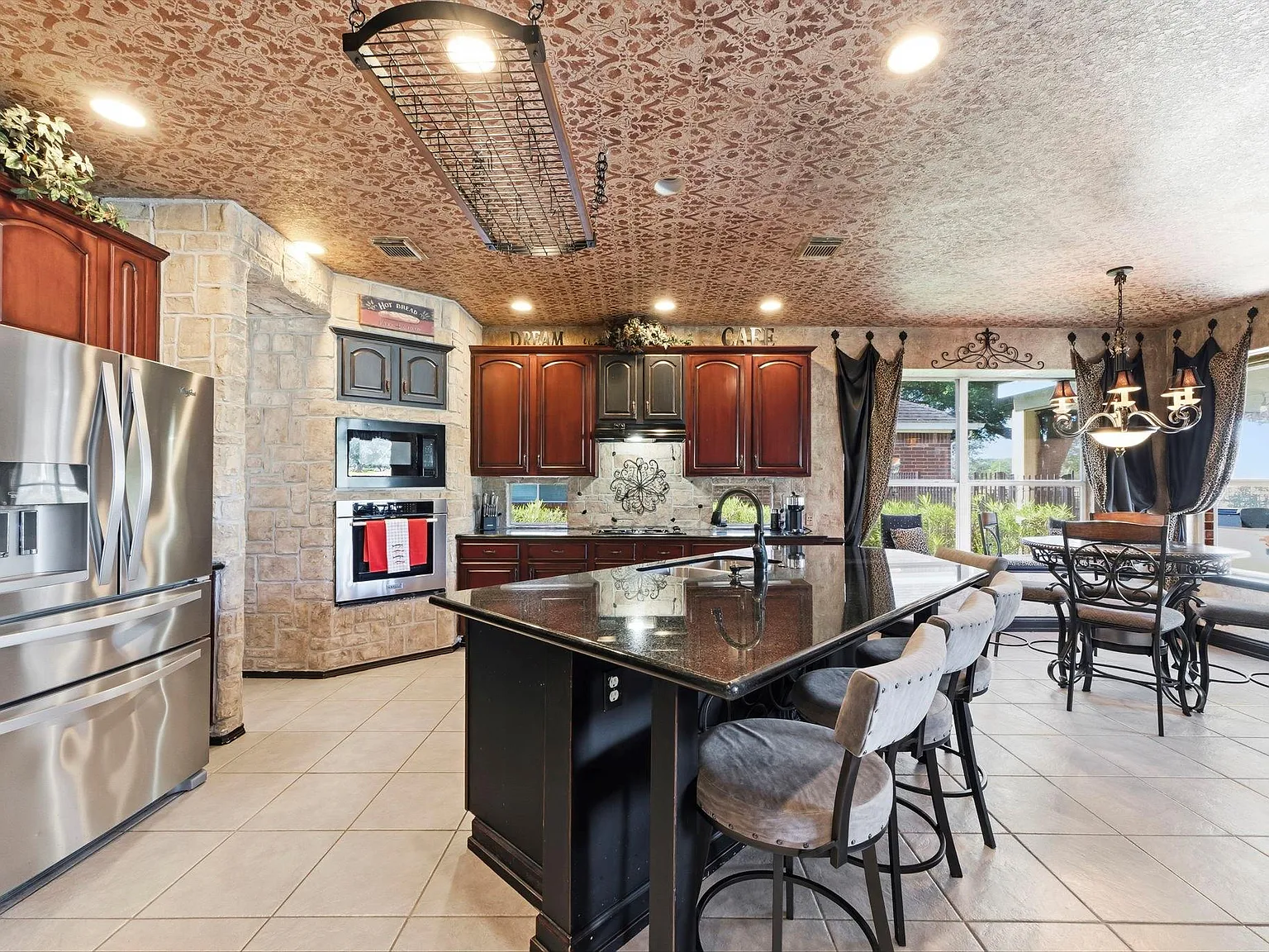 4 bed, 3.5 bath, 3907 sqft, $4,300 — Photo 3