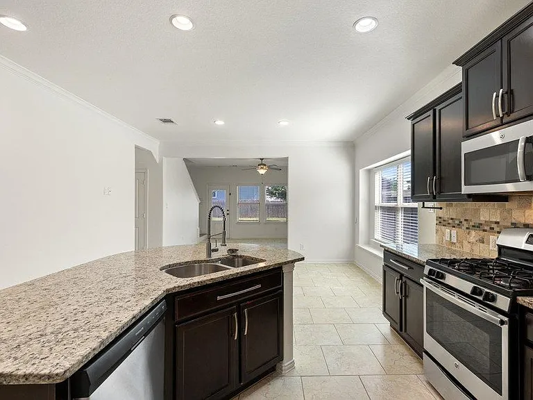 370 Vermilion Marble Trl — Photo 10
