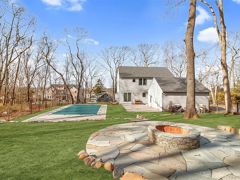 485 Hickory Ave — Photo 2