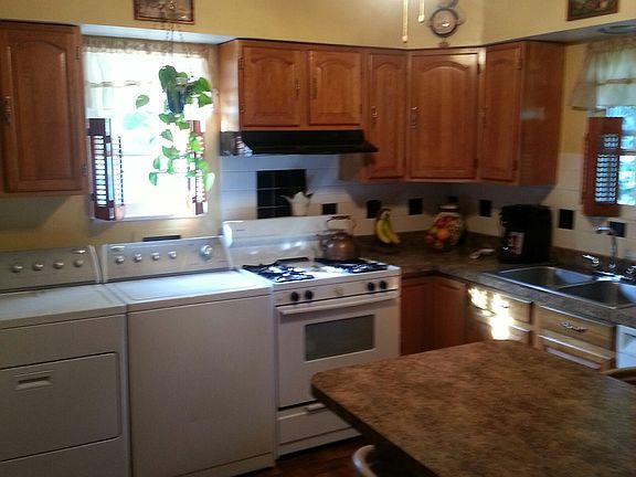Eat in kitchen