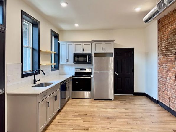 709 N Duke St #4