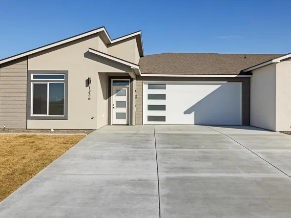 1336 S 50th Ave, West Richland, WA 99353