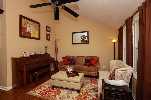 4th image of 706 Donna Ct