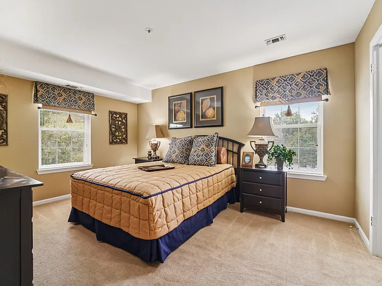 Country Meadows Apartments — Photo 30