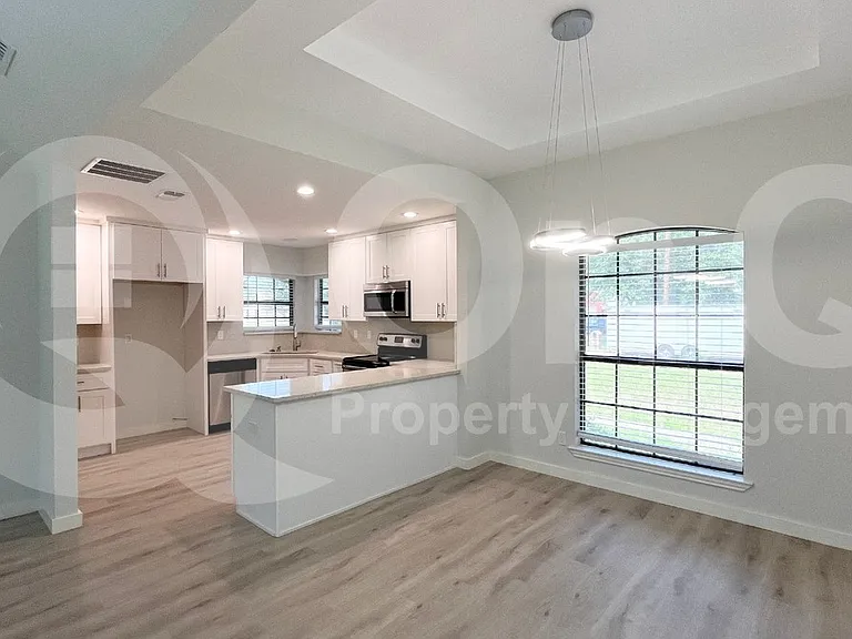 130 Hunters Glen Dr — Photo 4