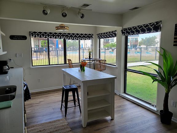 5th image of 3924 Whispering Oaks Pl #101