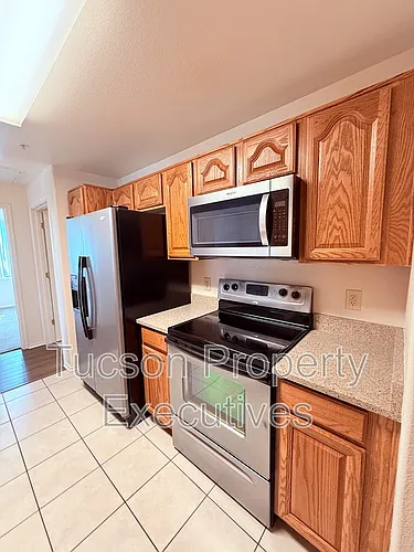 2550 E River Rd Photo 1