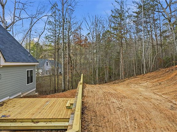 4th image of 176 Windsor Way