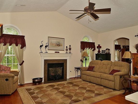4th image of 569 Greenway Landing Pl