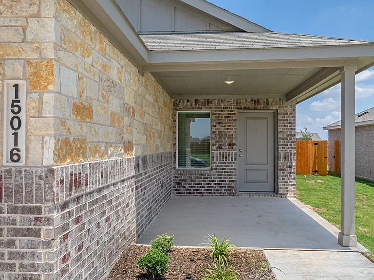 15016 Reyes Rd — Photo 4