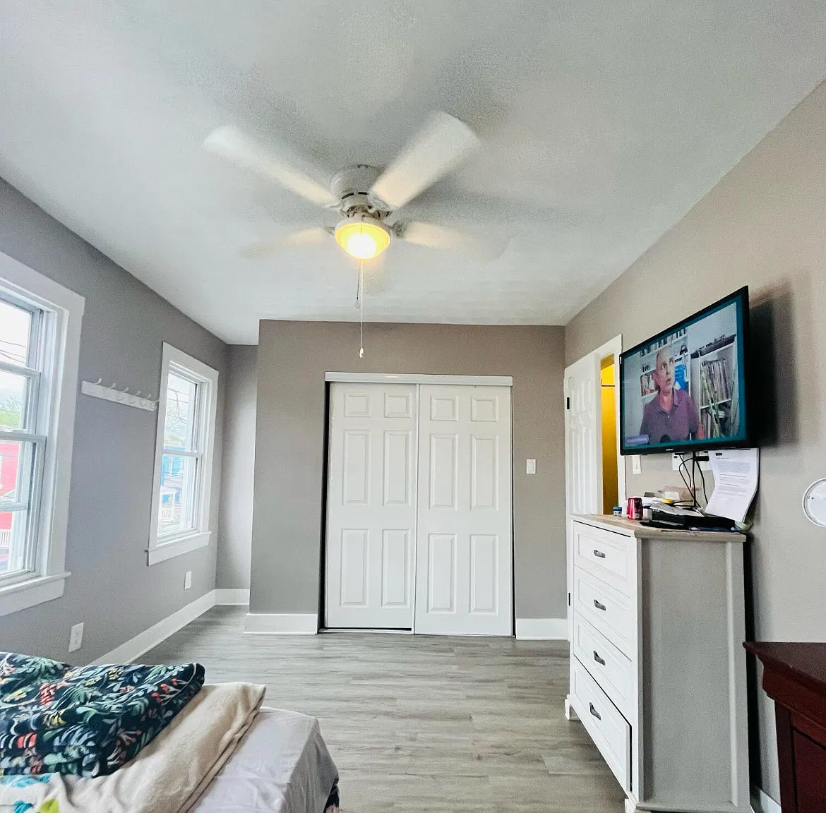 3 bed, 1120 sqft, $1,550 — Photo 2