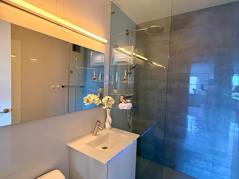 205 W End Ave #25L — Photo 11