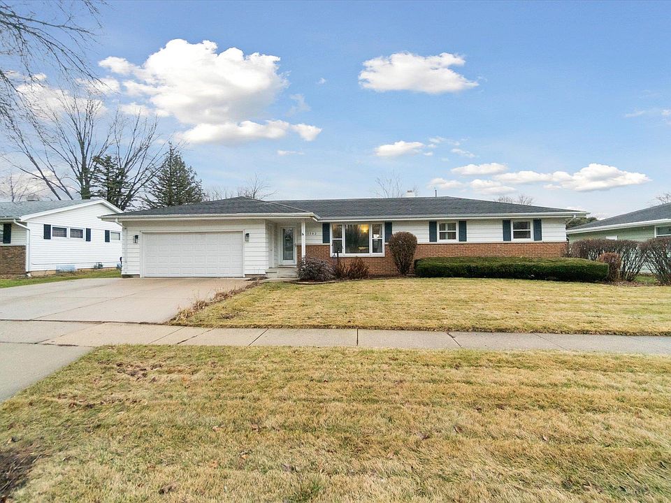 1st image of 1502 N Pontiac Dr