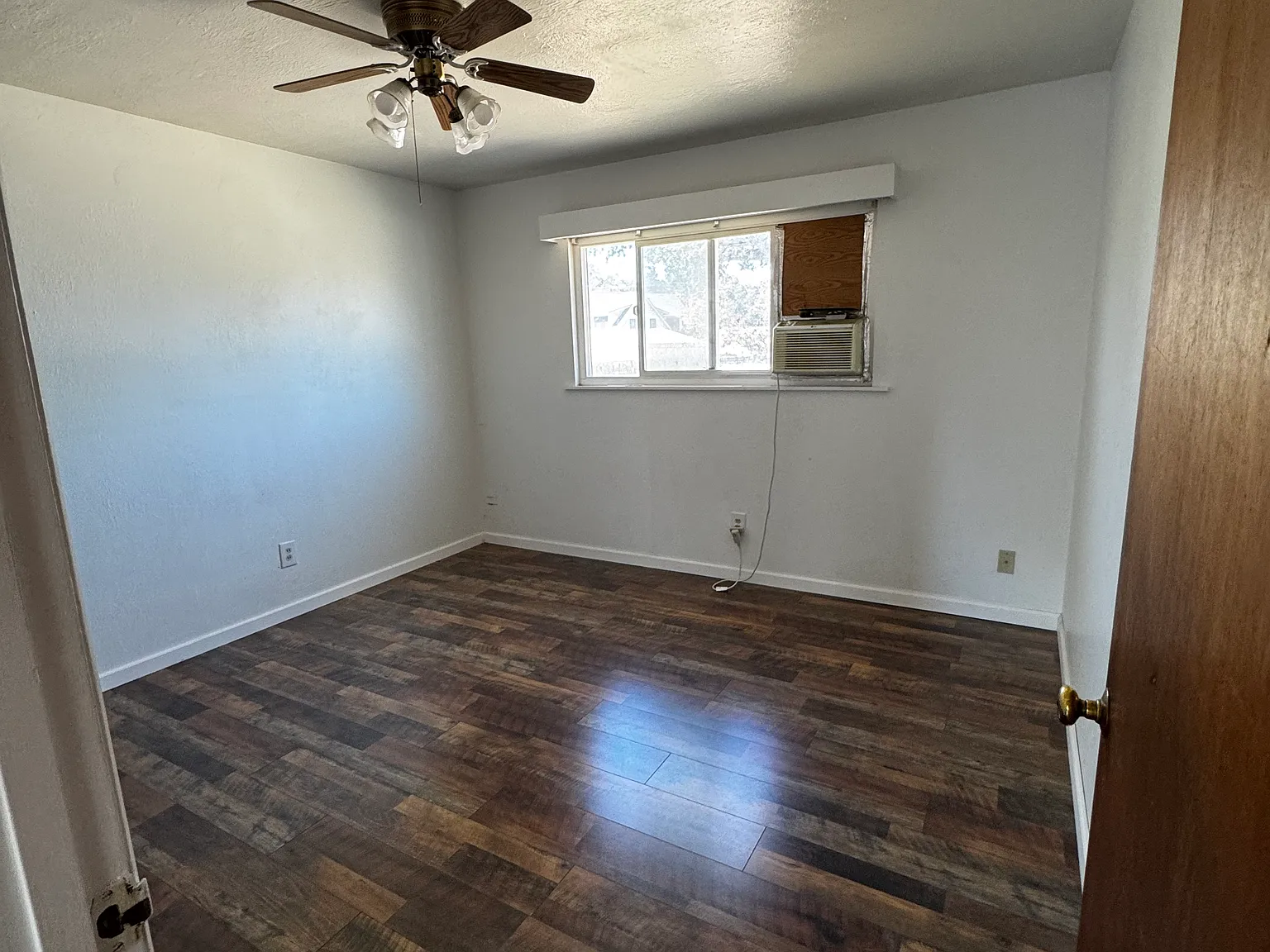 3 bed, 1200 sqft, $3,000 — Photo 2