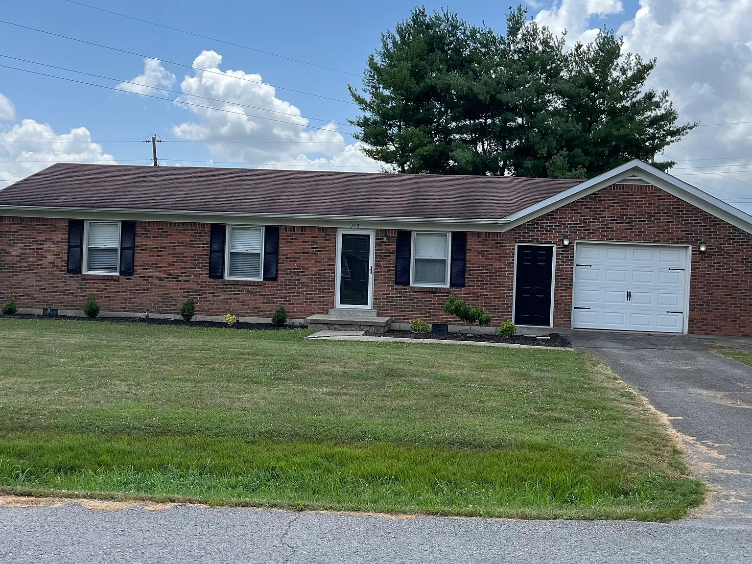 3 bed, 1125 sqft, $1,500 — Photo 1
