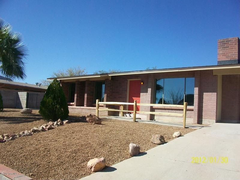 1st image of 1540 S Desert Crest Dr