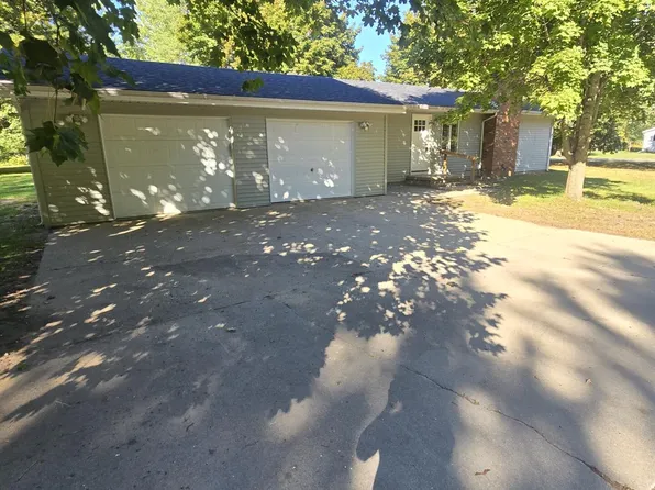 8220 Upham Dr, Mount Pleasant, MI 48858