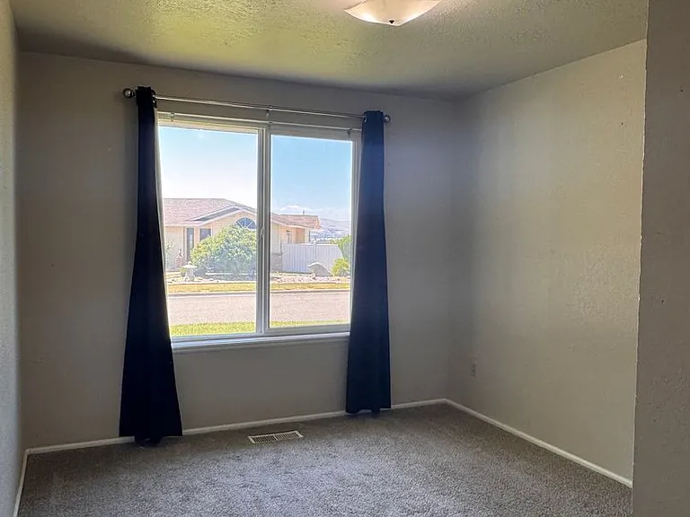 5303 N Sky Vista Ave — Photo 24
