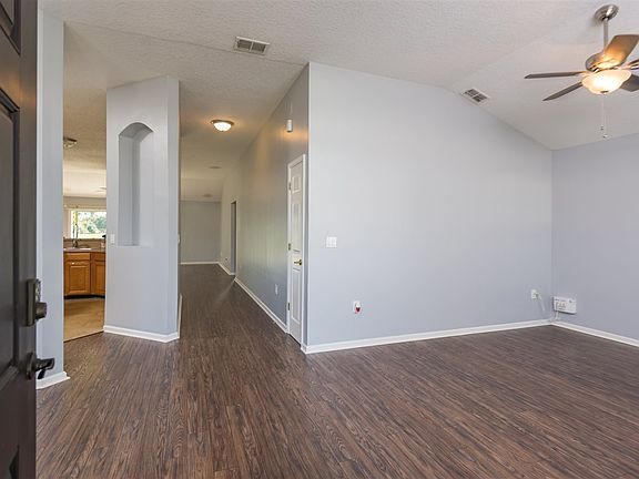 4th image of 1305 Wild Pine Dr