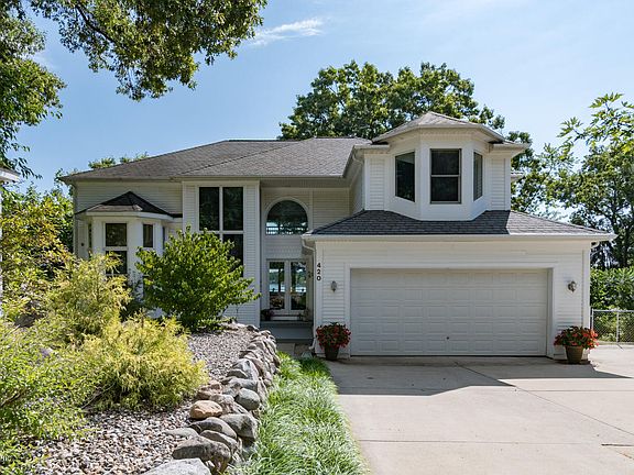 2nd image of 420 W Crooked Lake Dr