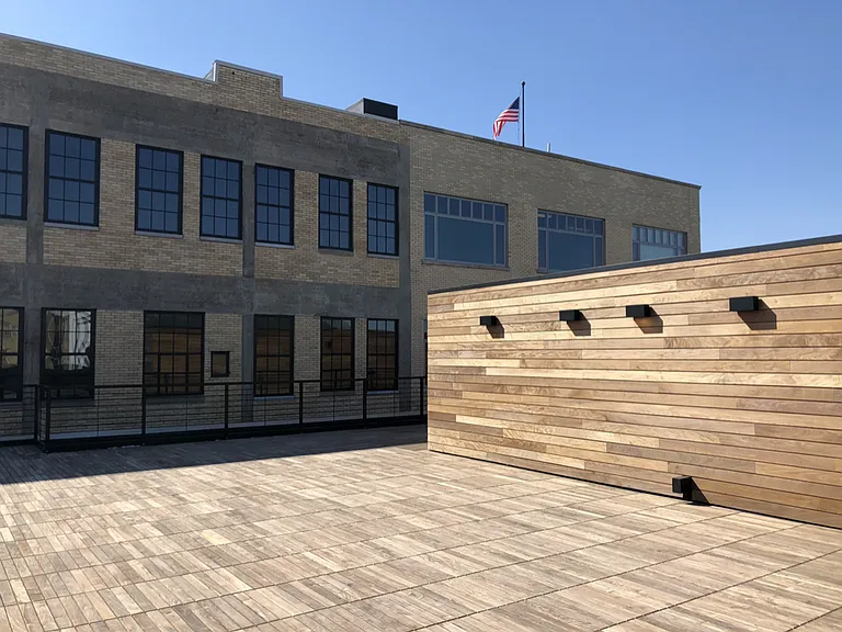 1632 Central Parkway — Photo 11