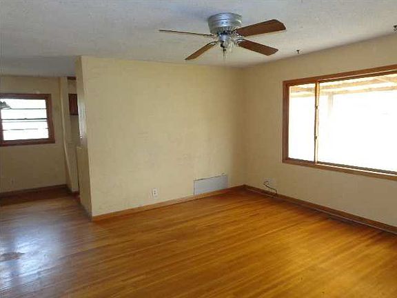 3rd image of 3402 S Hiram Ave #Hud-181219252
