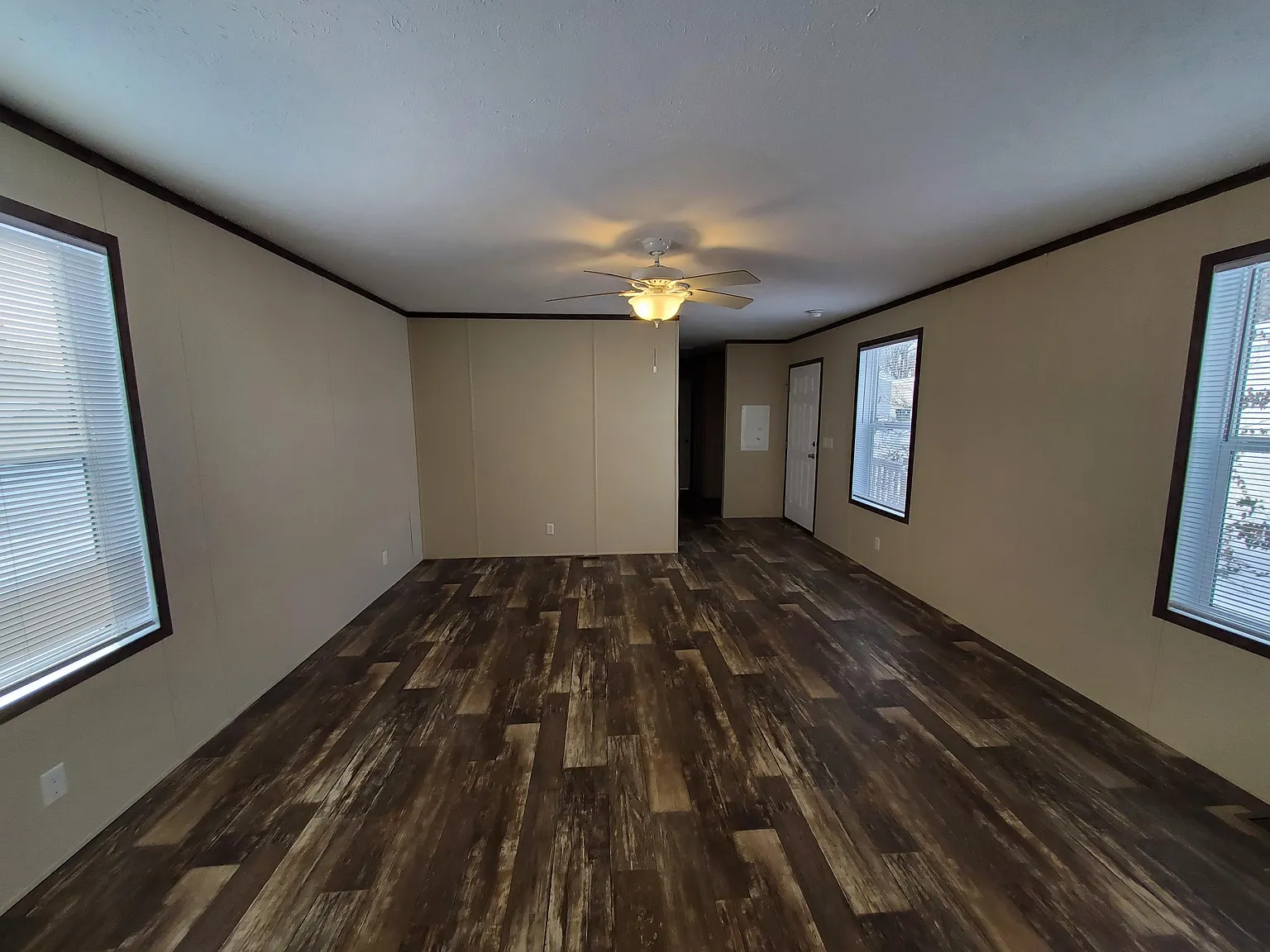 Convienent And Comfort Living! — Photo 4