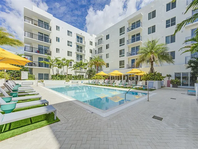 Altis Little Havana Apartments — Photo 22