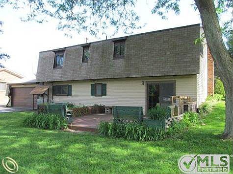 2494 N WIXOM RD COMMERCE TWP (24