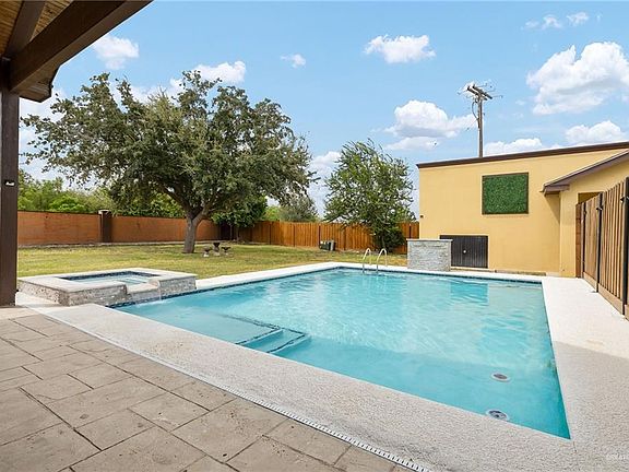 2nd image of 5305 Mauritius Ln