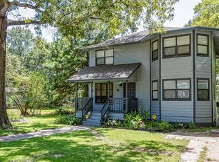 220 Commanche Dr, Onalaska, TX 77360