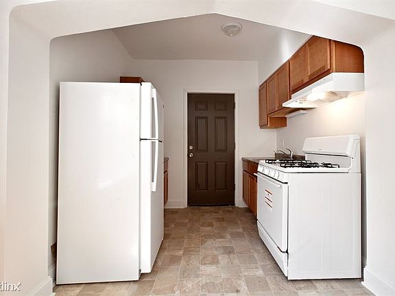 11932 S Stewart Ave Apartments Chicago Kitchen_01