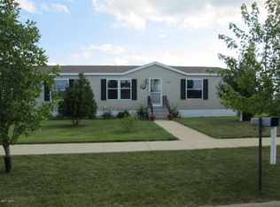 2302 10th Ave SW, Watertown, SD 57201