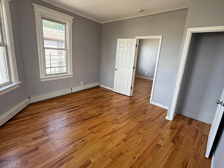 544 Grove St #6 — Photo 8
