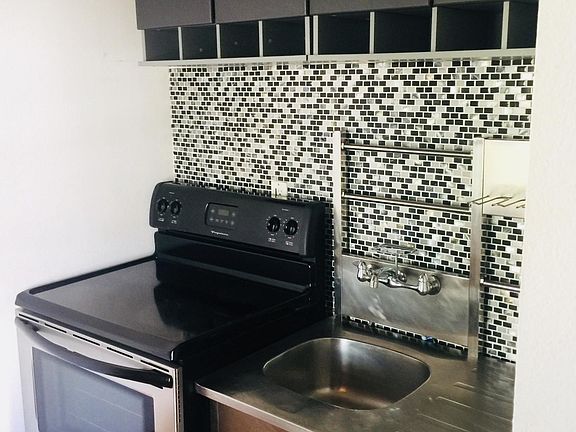 5th image of 305 5th St S APT 17