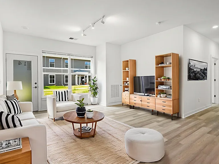 Point Gardens Apartments — Photo 20