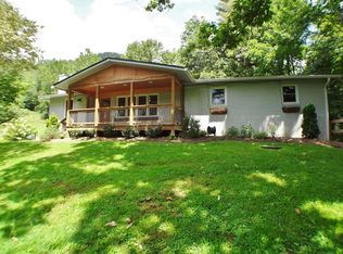 81 Blueberry Ln, Franklin, NC 28734